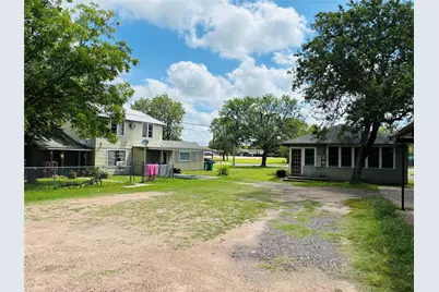 927937 N Franklin Street, La Grange, TX 78945 - Photo 1