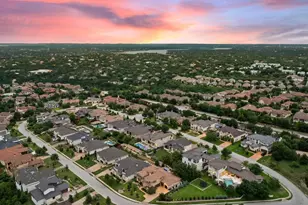 320 Bisset Ct, Lakeway, TX 78738 - Photo 6