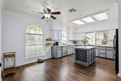 10116 Pinehurst Drive, Austin, TX 78747 - Photo 6