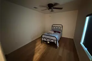 1107 Neches St, Lockhart, TX 78644 - Photo 14