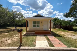 1107 Neches St, Lockhart, TX 78644 - Photo 18