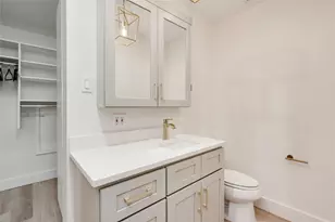 505 W 7th St, Austin, TX 78701 - Photo 12