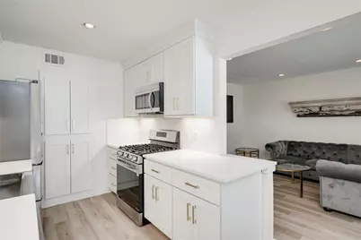 505 W 7th Street #102, Austin, TX 78701 - Photo 2