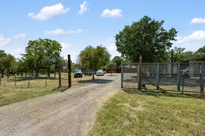 485 Bridgestone Court, Lockhart, TX 78644 - Photo 2