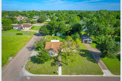 719 W Karnes Drive, Robinson, TX 76706 - Photo 2