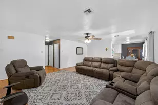 719 W Karnes Dr, Robinson, TX 76706 - Photo 6