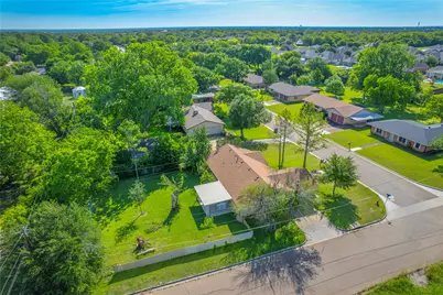719 W Karnes Drive, Robinson, TX 76706 - Photo 26