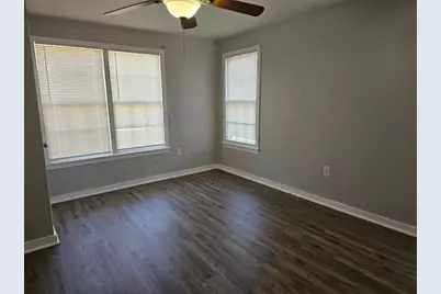 411 W 5th Street, Taylor, TX 76574 - Photo 8