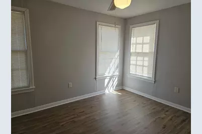 411 W 5th Street, Taylor, TX 76574 - Photo 10