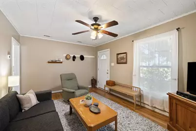 839 W 6th Street, Taylor, TX 76574 - Photo 6