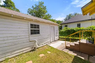 839 W 6th St, Taylor, TX 76574 - Photo 18