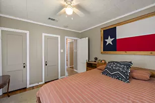 839 W 6th St, Taylor, TX 76574 - Photo 8