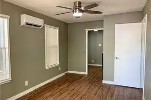 1113 Haynes St, San Marcos, TX 78666 - Photo 2