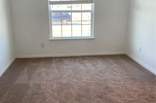 18308 Speculator Ln, Elgin, TX 78621 - Photo 6