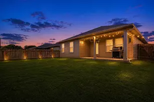 307 Abbey Ln, Lockhart, TX 78644 - Photo 18