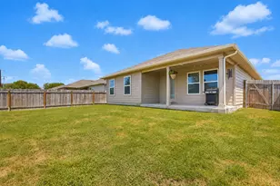 307 Abbey Ln, Lockhart, TX 78644 - Photo 16