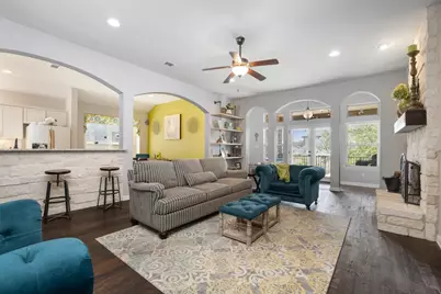 109 Lombardia Drive, Lakeway, TX 78734 - Photo 4