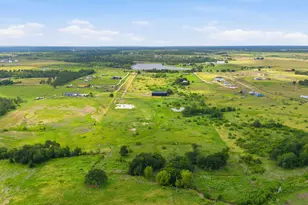 1701 Co Rd 466, Elgin, TX 78621 - Photo 28