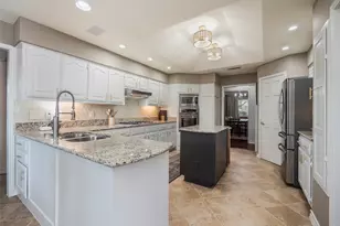 302 S Ridge Cir, Georgetown, TX 78628 - Photo 12