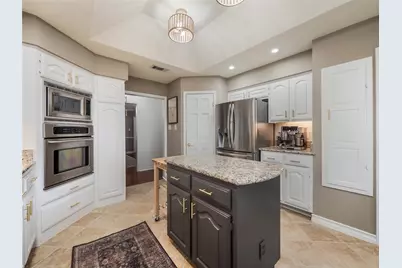 302 S Ridge Circle, Georgetown, TX 78628 - Photo 10