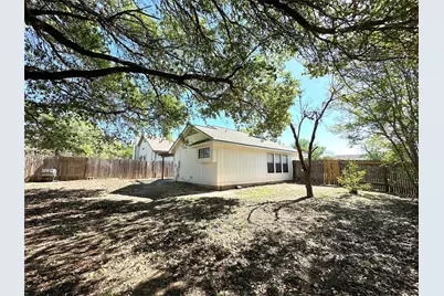 12300 Emery Oaks Road, Austin, TX 78758 - Photo 10