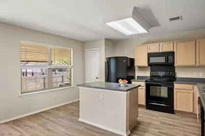 301 Wildwood Drive, Georgetown, TX 78633 - Photo 10