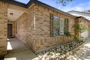 301 Wildwood Dr, Georgetown, TX 78633 - Photo 4