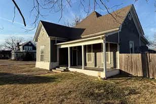 246 W Clark St, Bartlett, TX 76511 - Photo 2