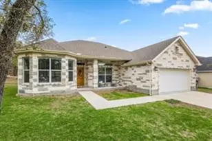 404 Cargill Dr, Briarcliff, TX 78669 - Photo 1
