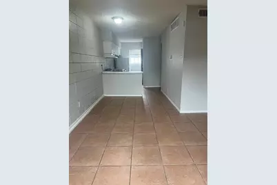 311 E 31 Street #308, Austin, TX 78705 - Photo 4