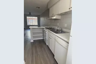 311 E 31 Street #202, Austin, TX 78705 - Photo 8