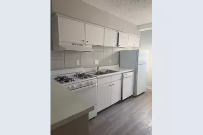 311 E 31 Street #202, Austin, TX 78705 - Photo 6