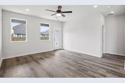 103 Two Bits, Elgin, TX 78621 - Photo 2