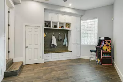 2701 Bartons Bluff Lane, Austin, TX 78746 - Photo 14