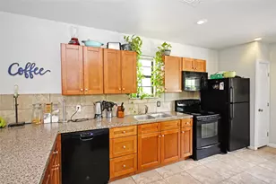 321 High Low Dr Dr, New Braunfels, TX 78132 - Photo 2