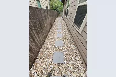 7337 Menchaca Rd. Road #22, Austin, TX 78745 - Photo 26