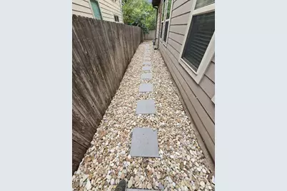 7337 Menchaca Rd. Road #22, Austin, TX 78745 - Photo 24