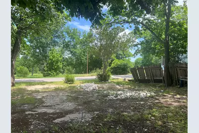 711 Burkett Street, Taylor, TX 76574 - Photo 2