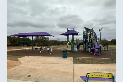 529 Madison Street, Elgin, TX 78621 - Photo 8