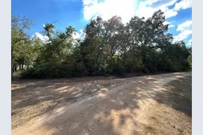 529 Madison Street, Elgin, TX 78621 - Photo 4