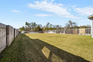 108 Round Valley Ct, Liberty Hill, TX 78642 - Photo 24