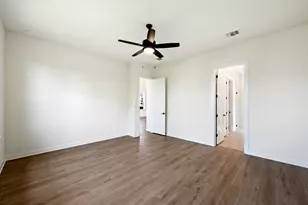 420 Hickory Spgs Trl, Georgetown, TX 78628 - Photo 32