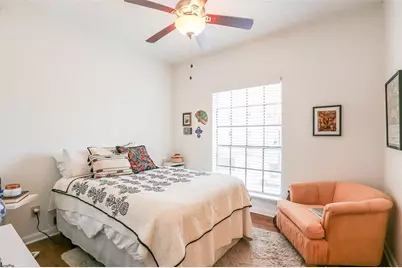 912 W 22nd Street #202, Austin, TX 78705 - Photo 2