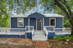 605 Bishop St, Bastrop, TX 78957 - Photo 1