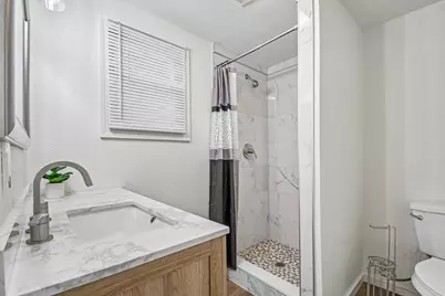 605 Bishop Street, Smithville, TX 78957 - Photo 30