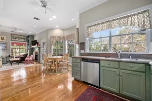 2716 Hillview Green Ln, Austin, TX 78703 - Photo 2