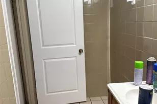 220 Stratford Ct, San Antonio, TX 78223 - Photo 34