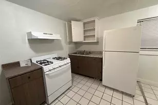 220 Stratford Ct, San Antonio, TX 78223 - Photo 6