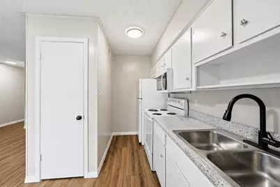620 W 51st Street #103, Austin, TX 78751 - Photo 2