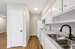 620 W 51st St, Austin, TX 78751 - Photo 2